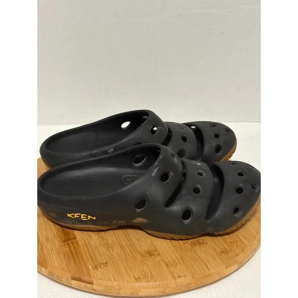 Keen Yogui Arts Mens Black Gum Sole Injection Clogs Slides Sandals Size 13